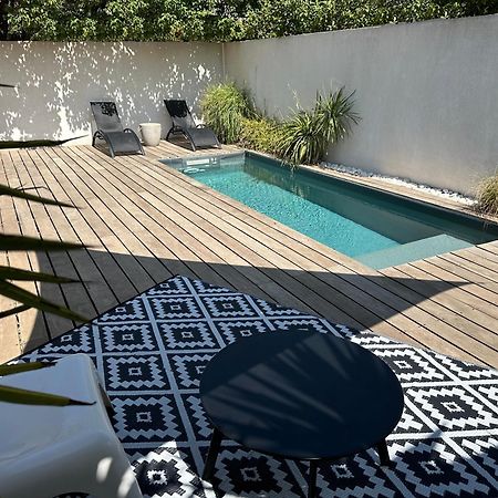 Maison Contemporaine Avec Piscine Privee Chauffee, Entre Plages Et Provence, Borne 11 Kw 이스틀 외부 사진