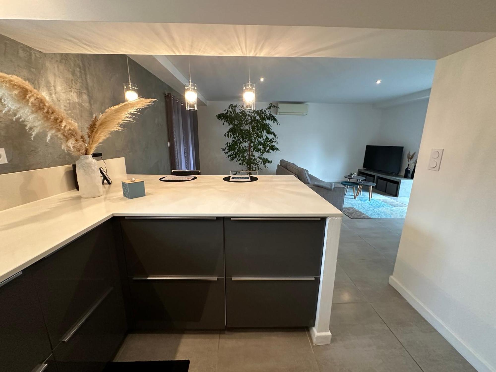 Maison Contemporaine Avec Piscine Privee Chauffee, Entre Plages Et Provence, Borne 11 Kw 이스틀 외부 사진