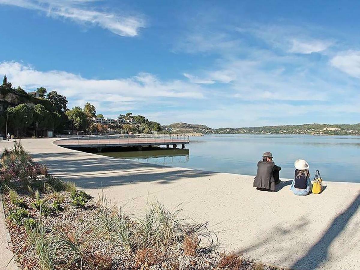 Maison Contemporaine Avec Piscine Privee Chauffee, Entre Plages Et Provence, Borne 11 Kw 이스틀 외부 사진